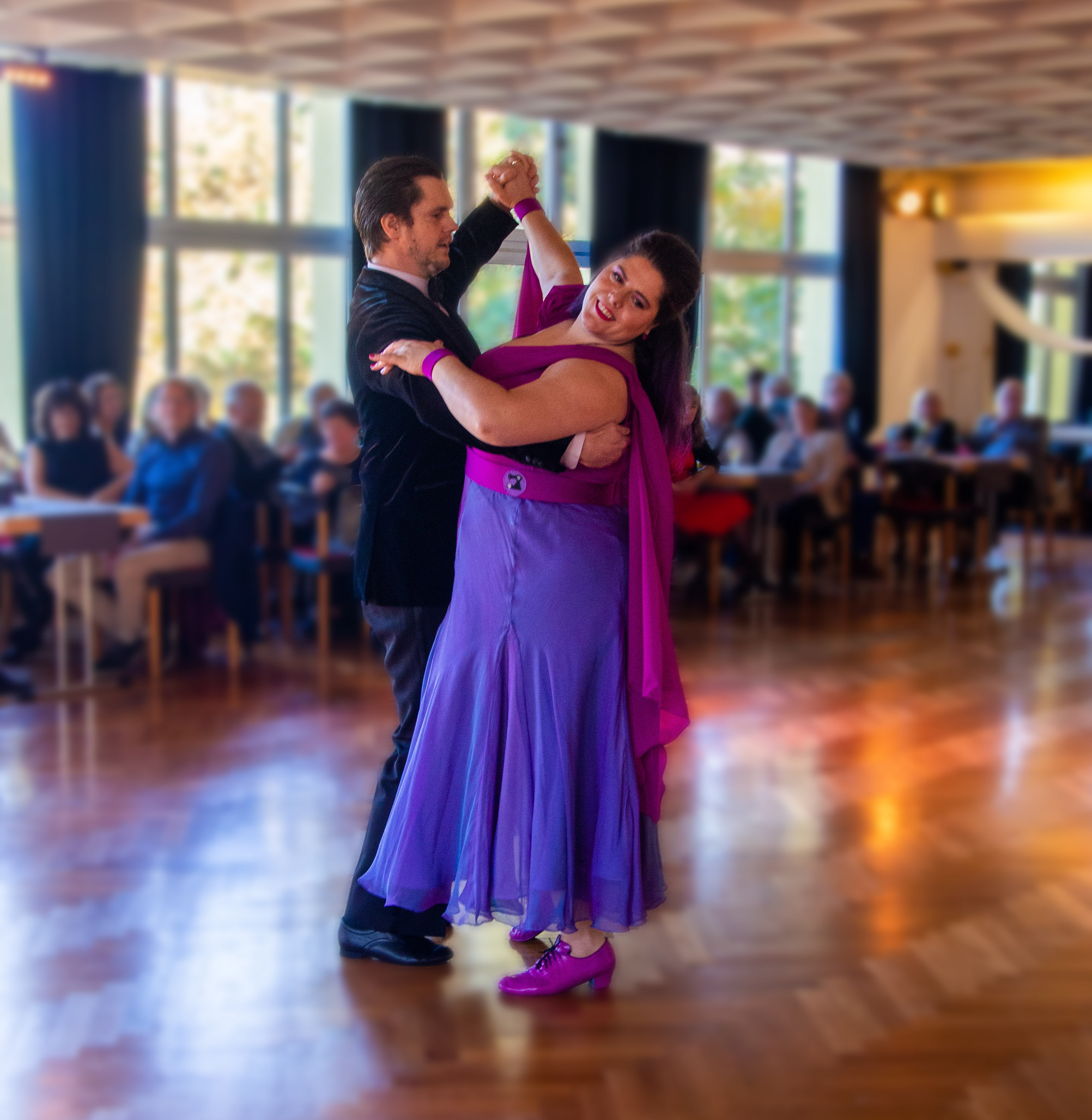 2025-10_Tanzparty Mai (6).jpg